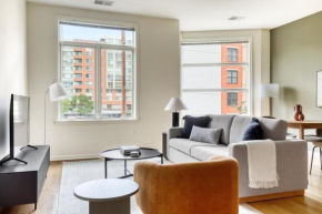 Hoboken 2BR w Gym Shuttle Lounge Pool NYC-862